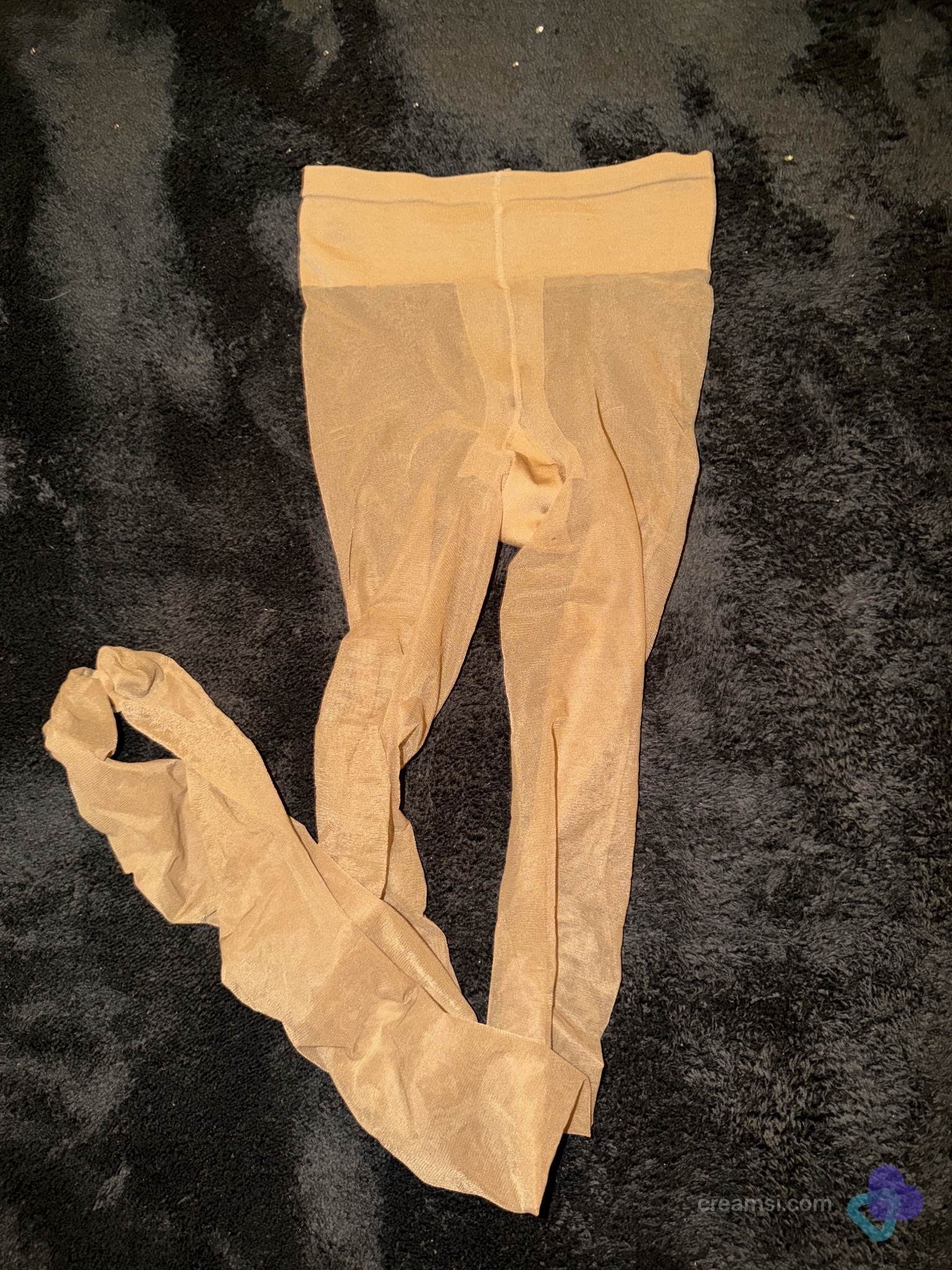 Hautfarbene Strumpfhose
