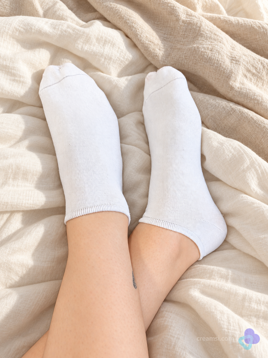 Weiße Sneakersocken – für dich getragen 🤍