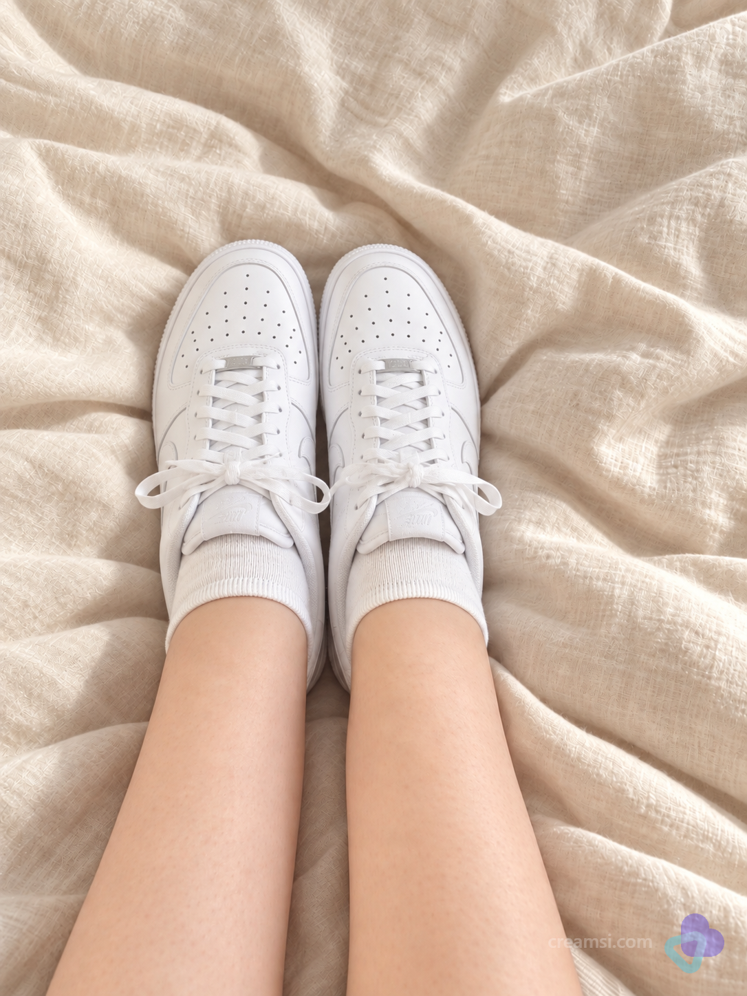 Weiße Sneakersocken – beim Sport getragen 🧦