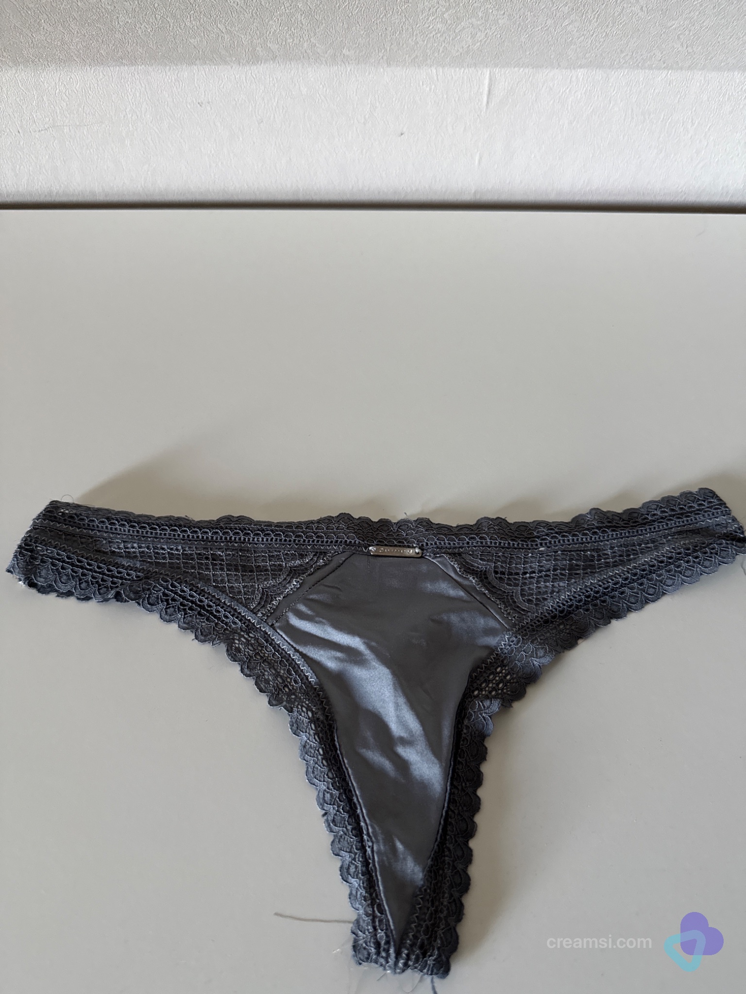 Silber Spitzen-Tanga