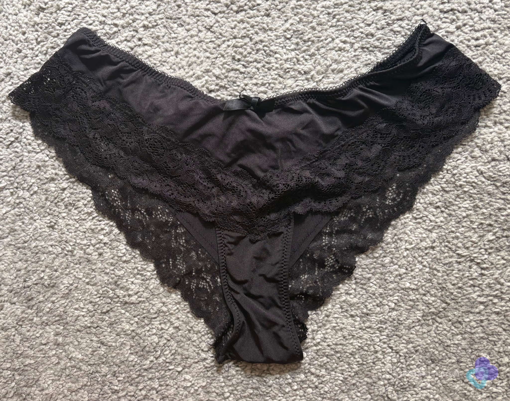 Abgetragener Schwarzer Slip