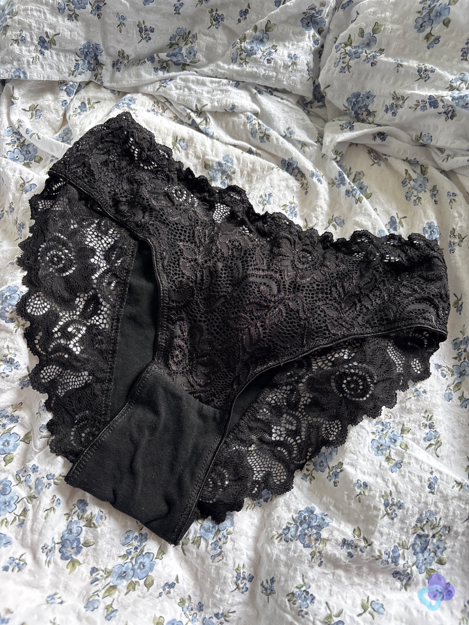 Schwarze Spitzen-Slip