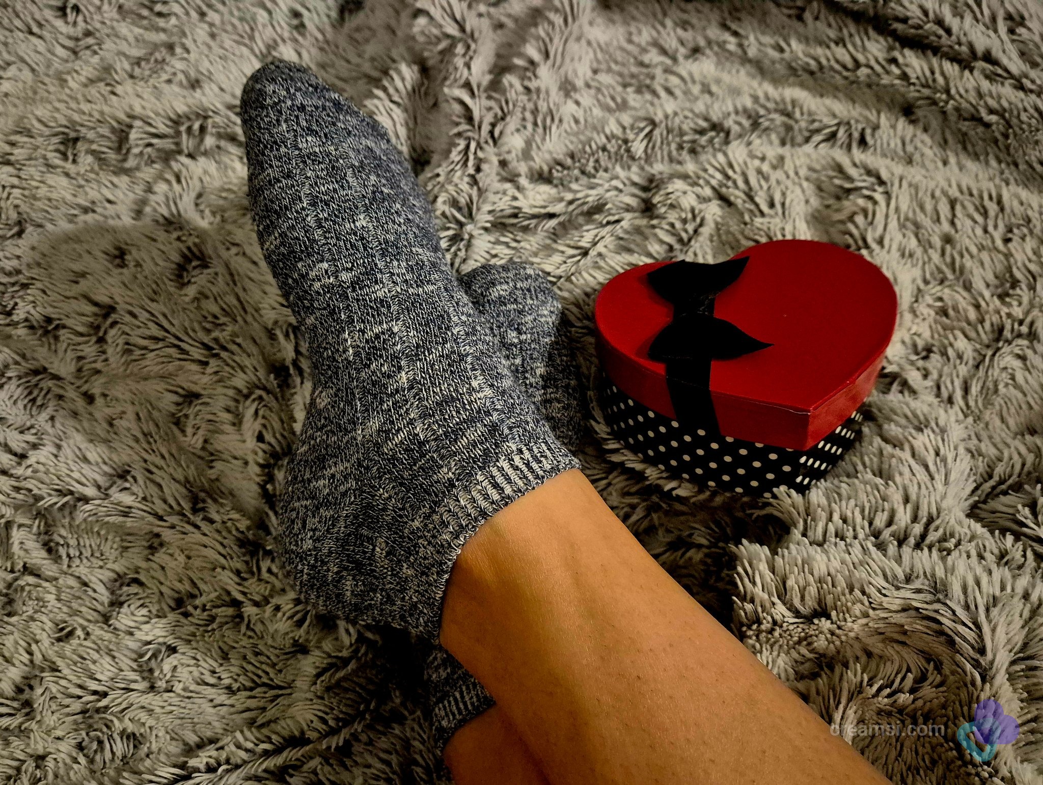 Gemütliche graue Stricksocken