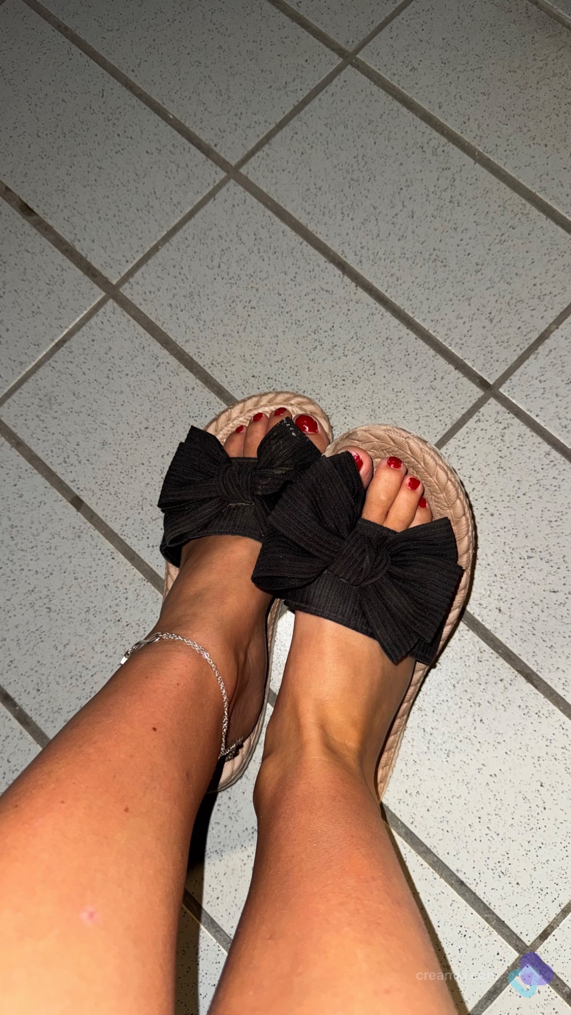 Schwarze Sandaletten Flipflops Sandalen mit Schleife