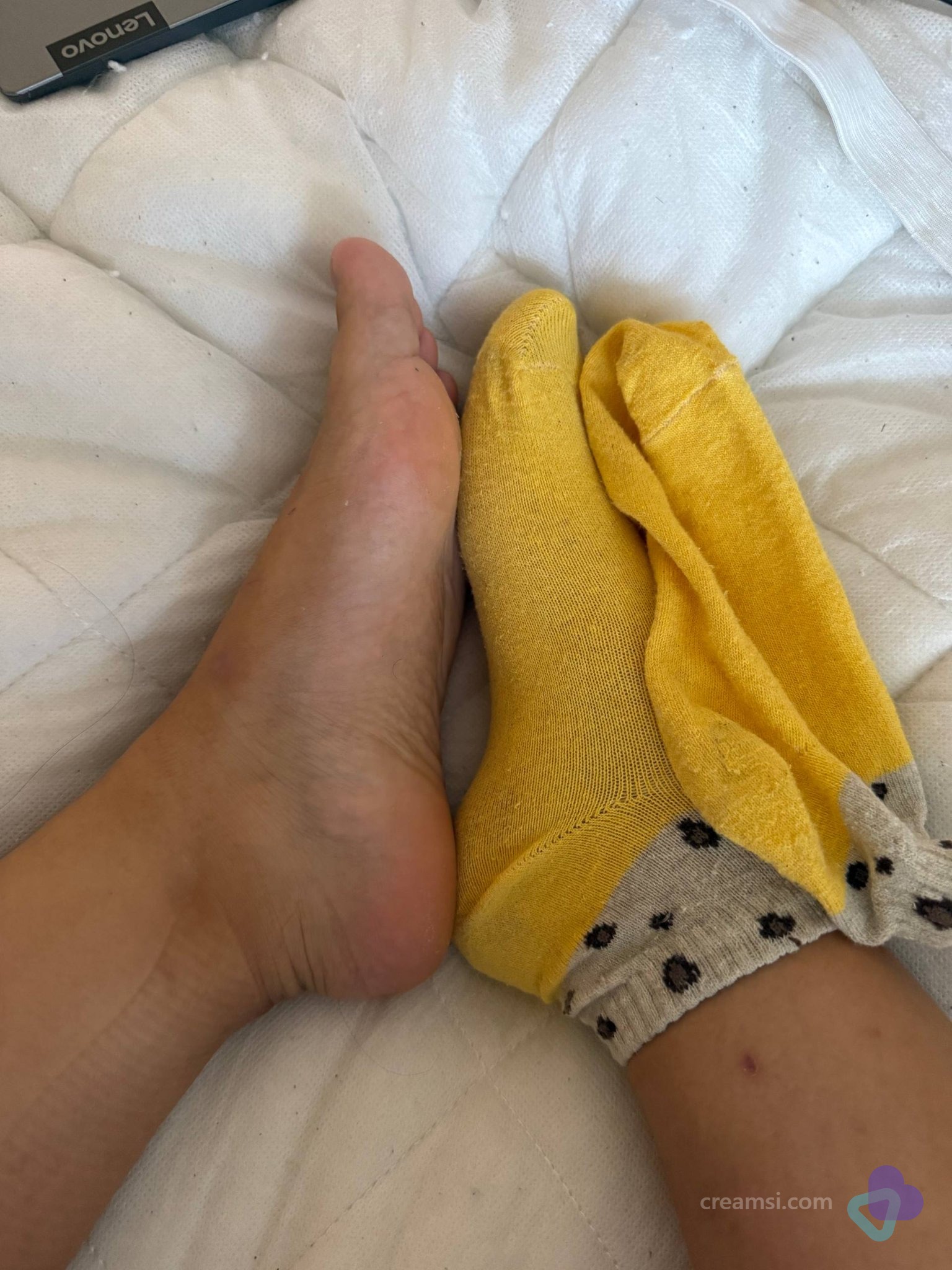 Kurze, normale Socken in Größe 37. Getragen für 2 Tage. Nach dem Tragen direkt für den Versand verpackt.