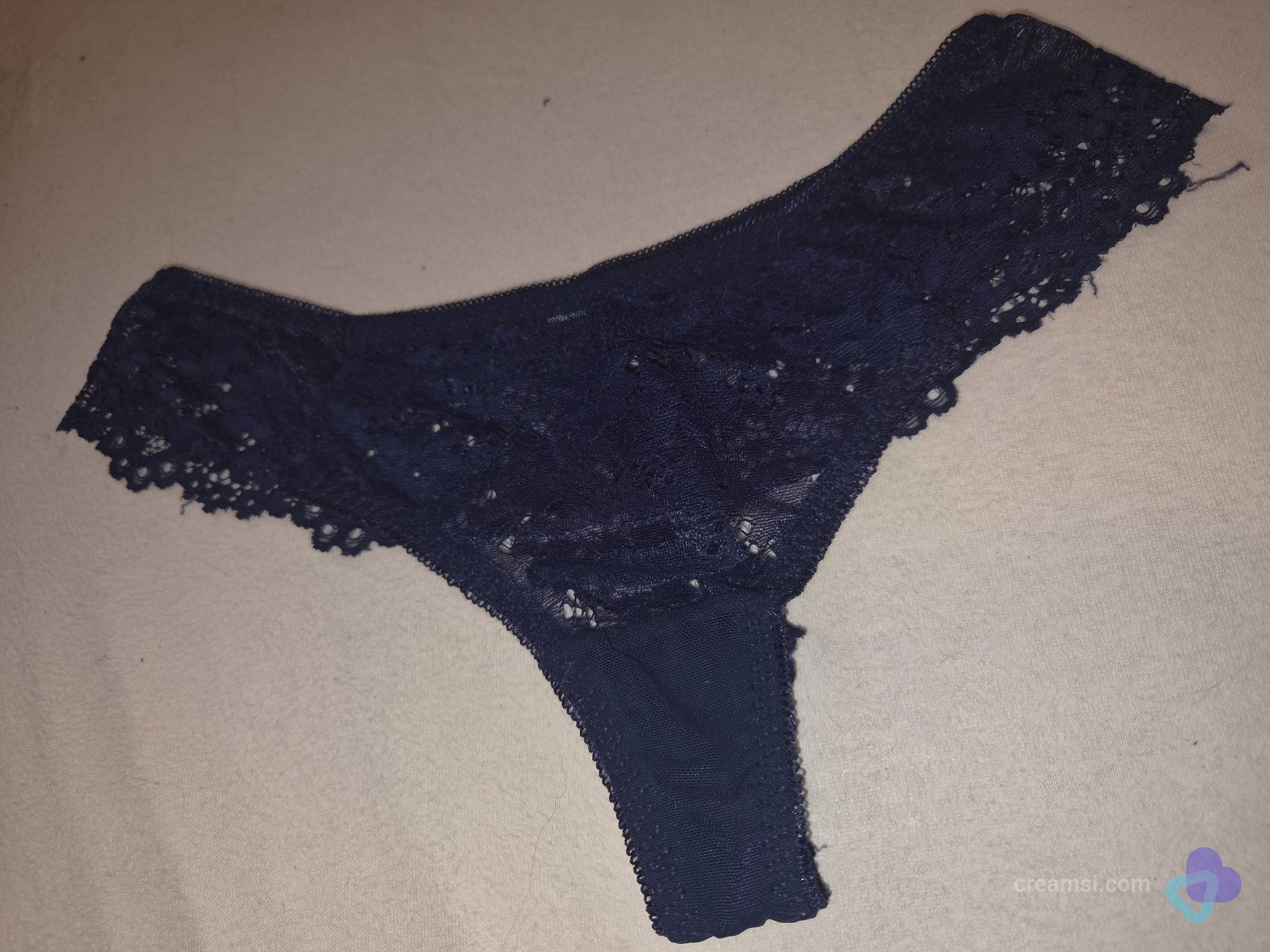 Marienblauer Spitzen Tanga