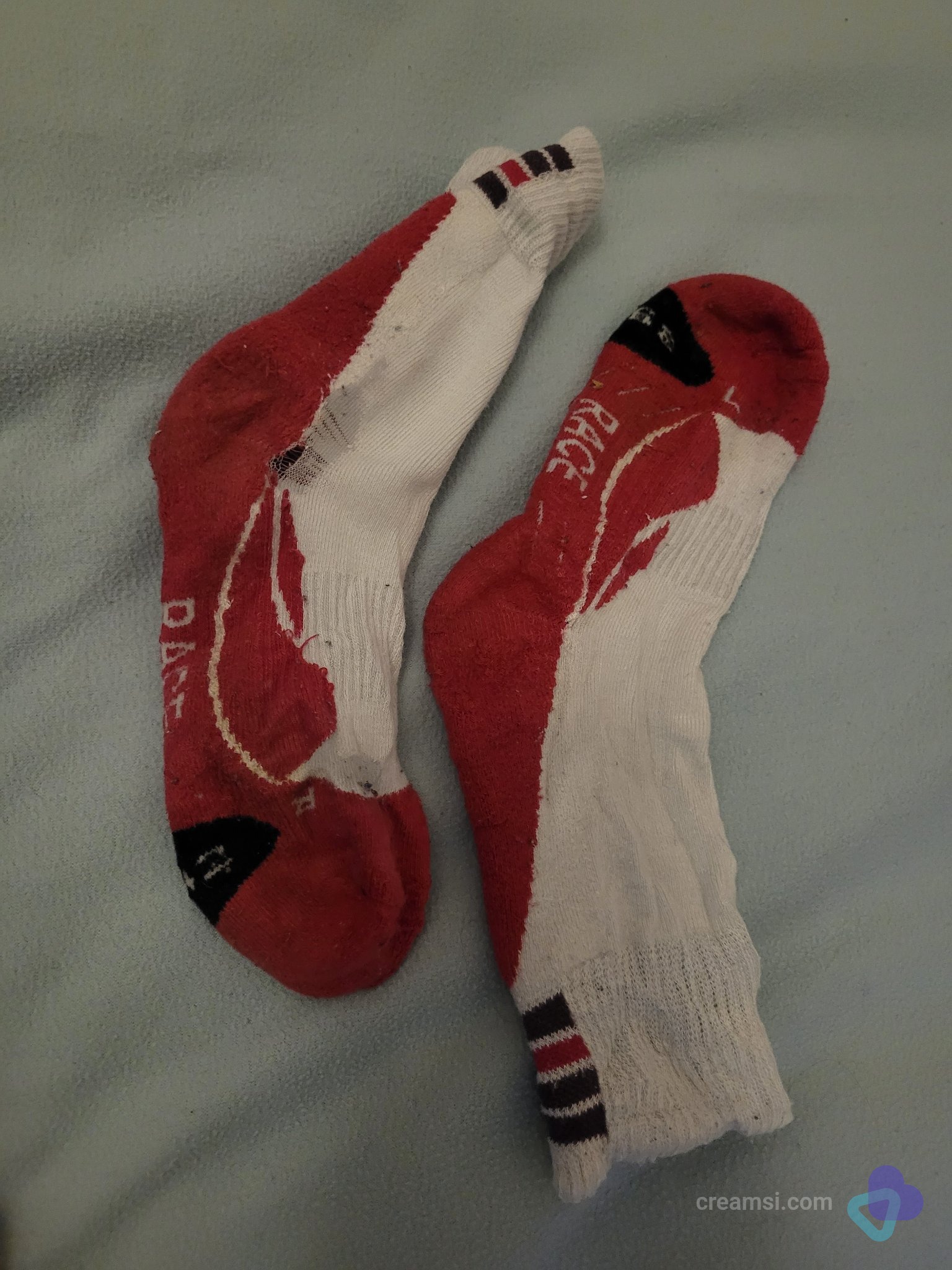 Rot-Weiße Statement Socken