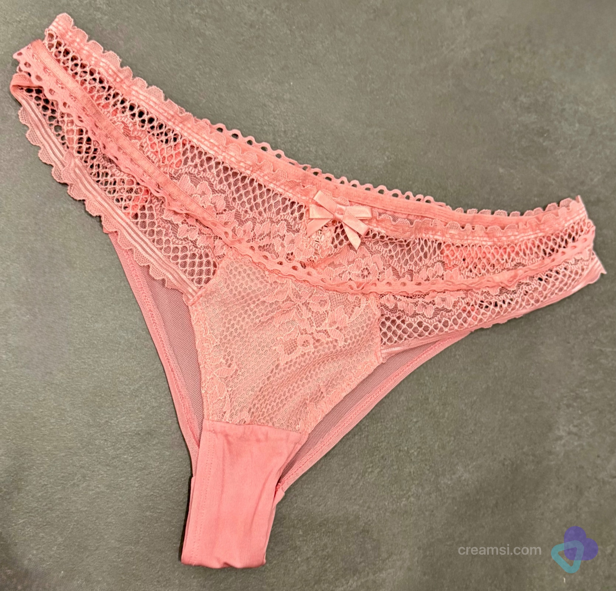 Rosa Spitzen-Tanga Hunkemöller
