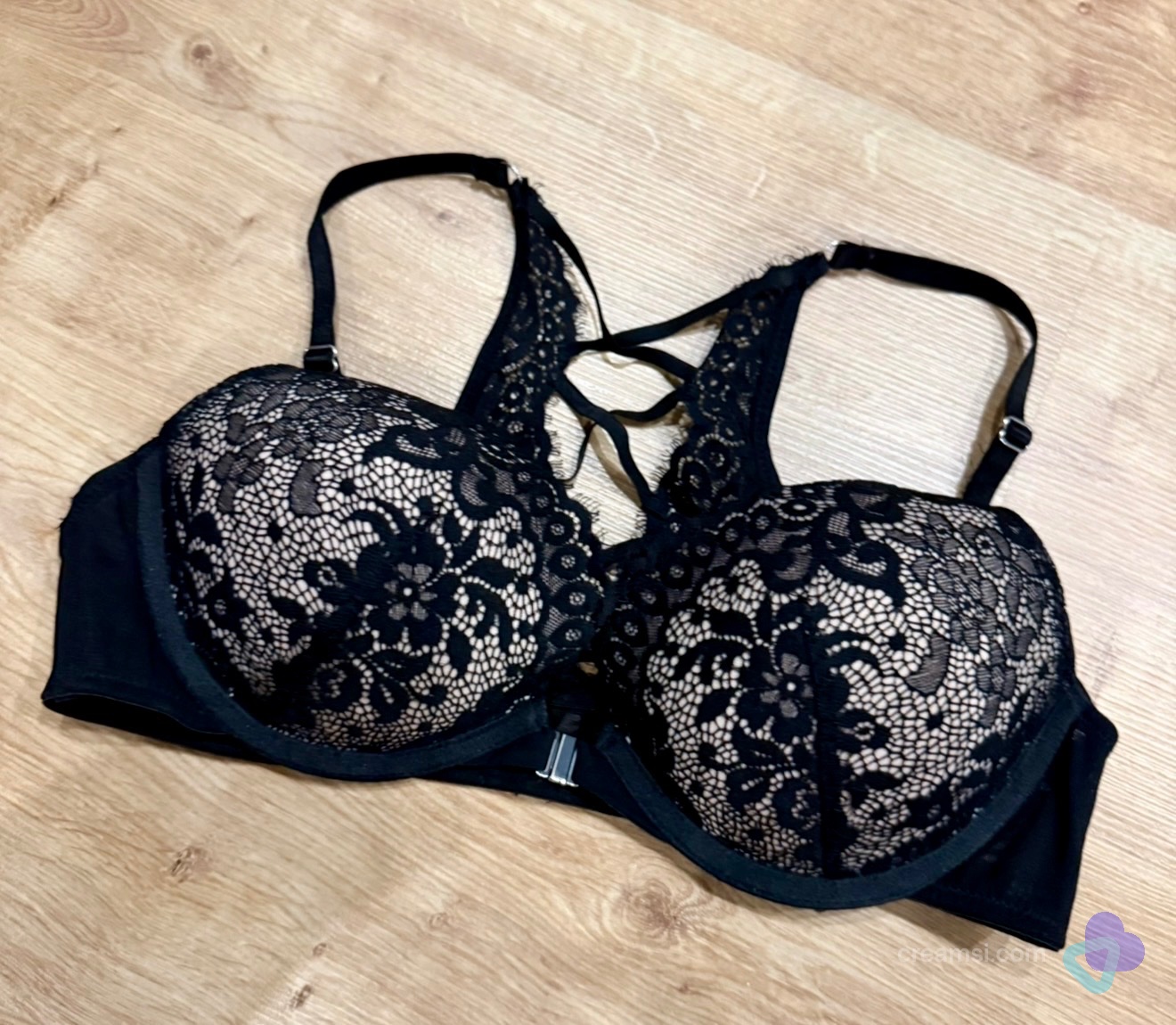 Schwarzer Spitzen-BH Hunkemöller