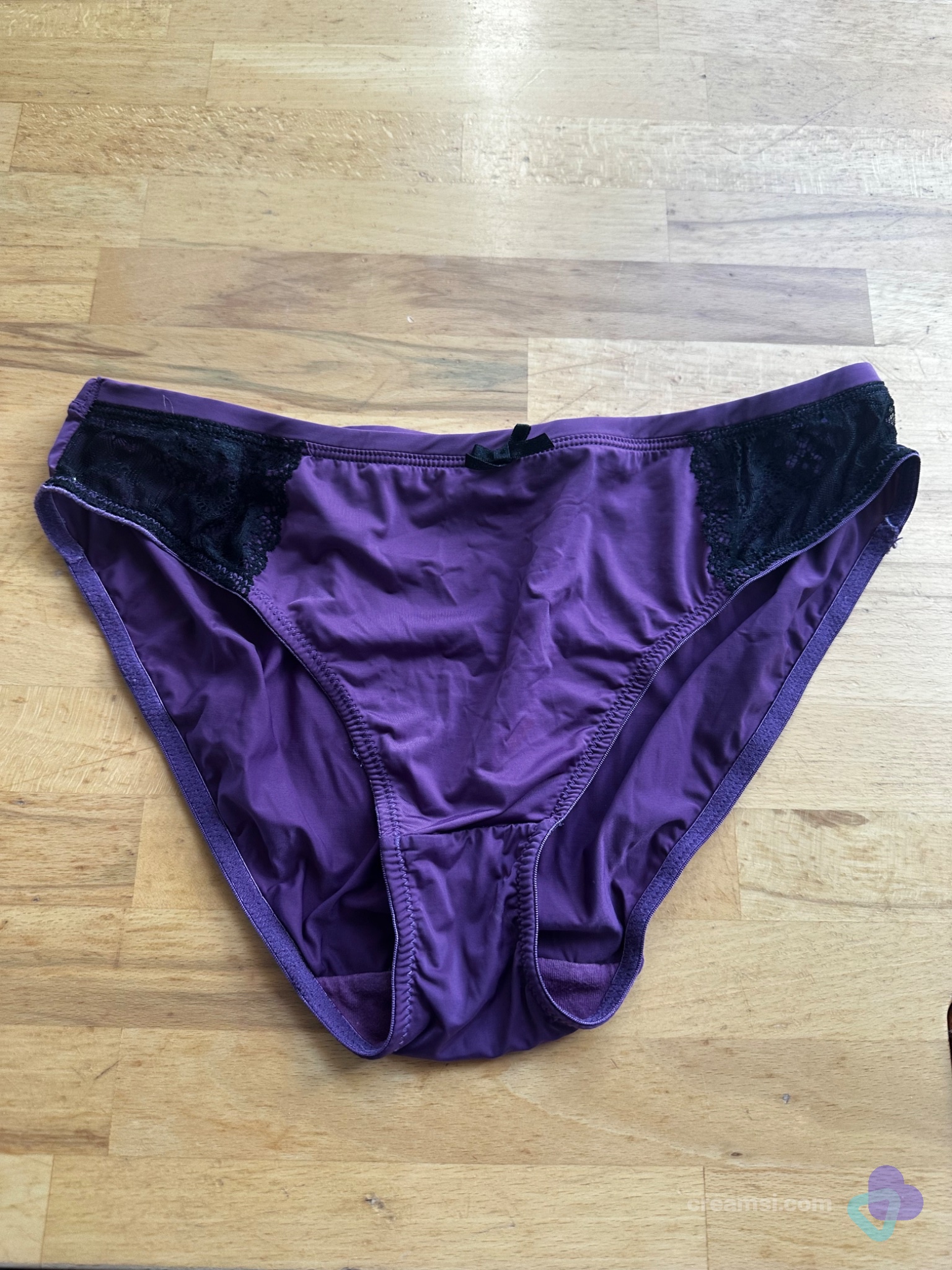 💜 Lila Versuchung mit schwarzer Spitze