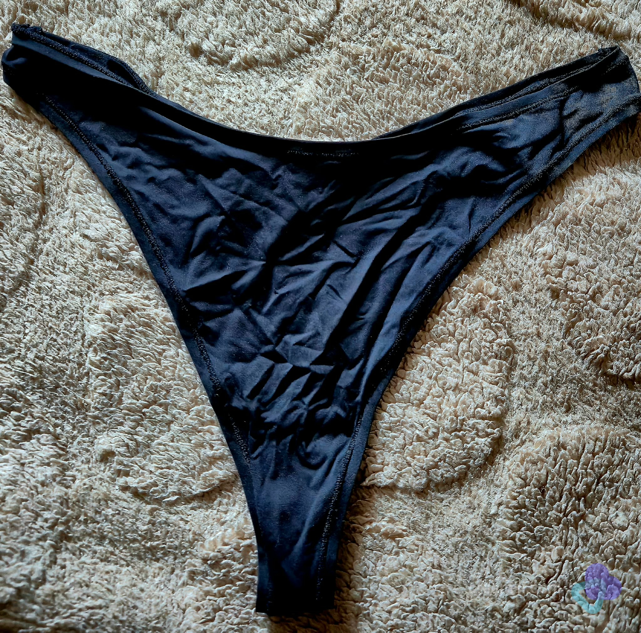 Samtiger und duftender Midnight Tanga