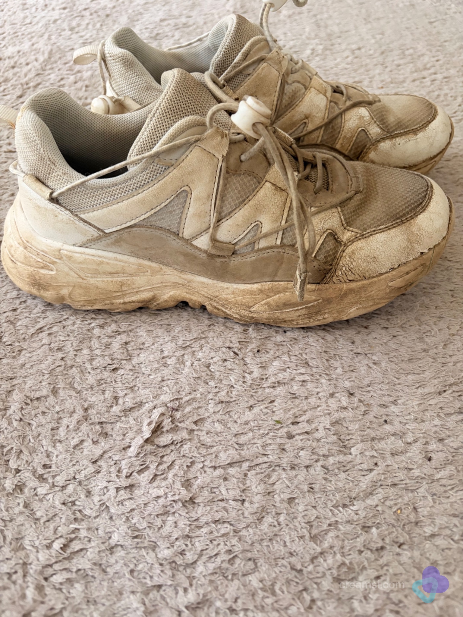 Intensiv getragene Sneaker