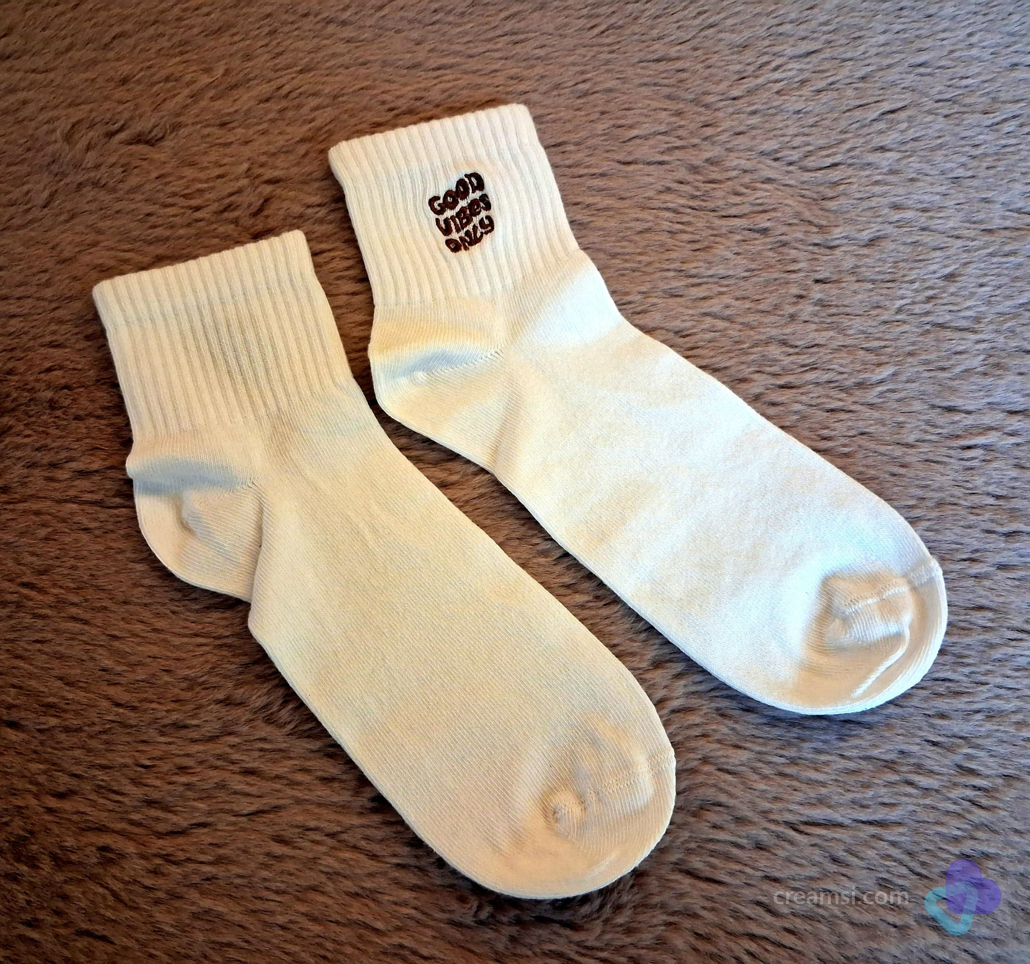 Weiße Socken von mir für dich