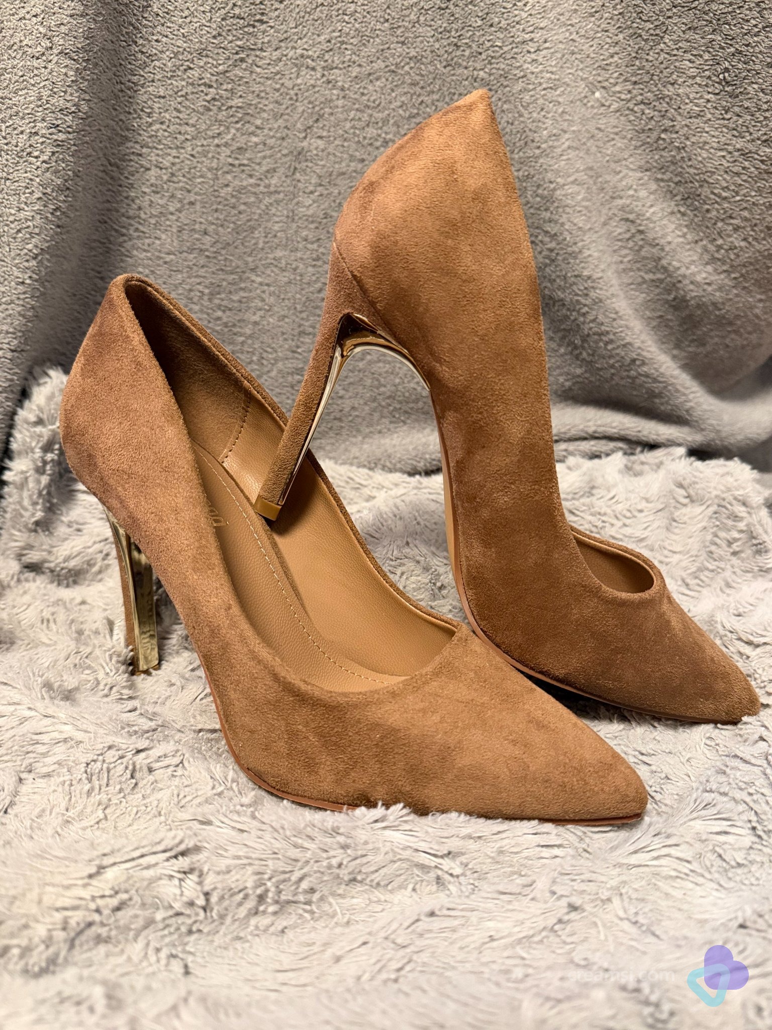 Cognacfarbene Pumps mit goldenem Absatz, Gr. 36