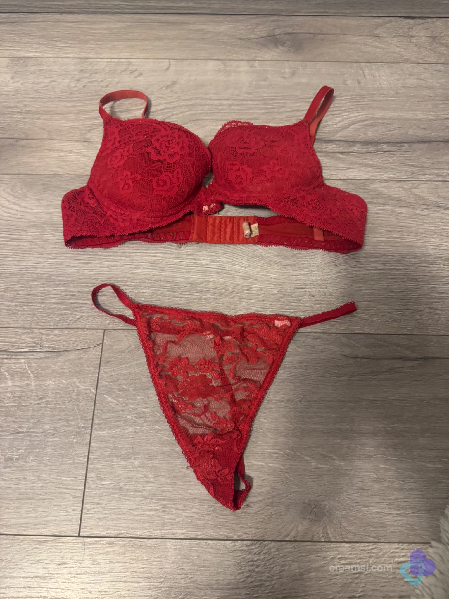 Rotes Spitzen Dessous Set