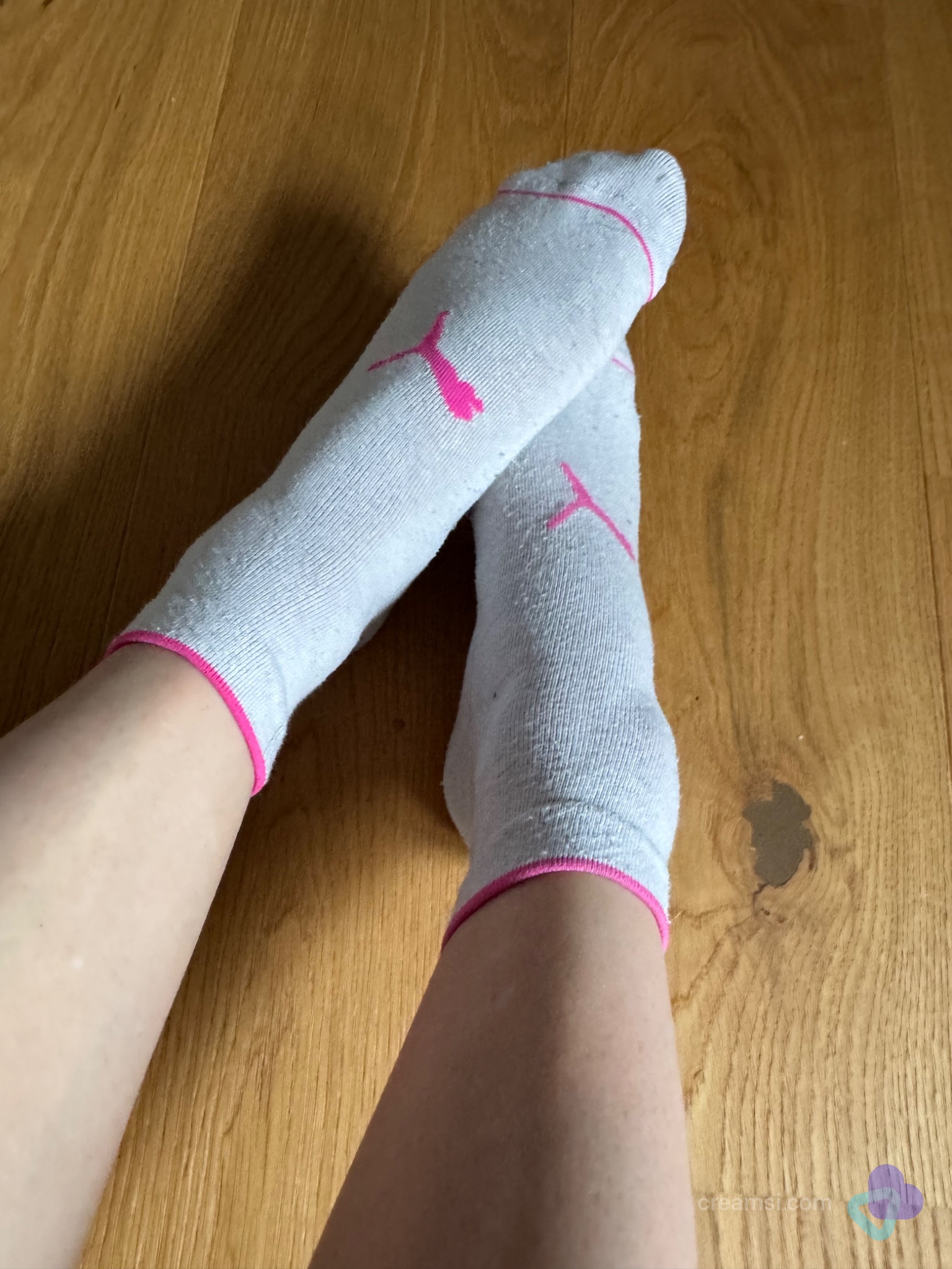 Graue Sport-Socken Pink Details