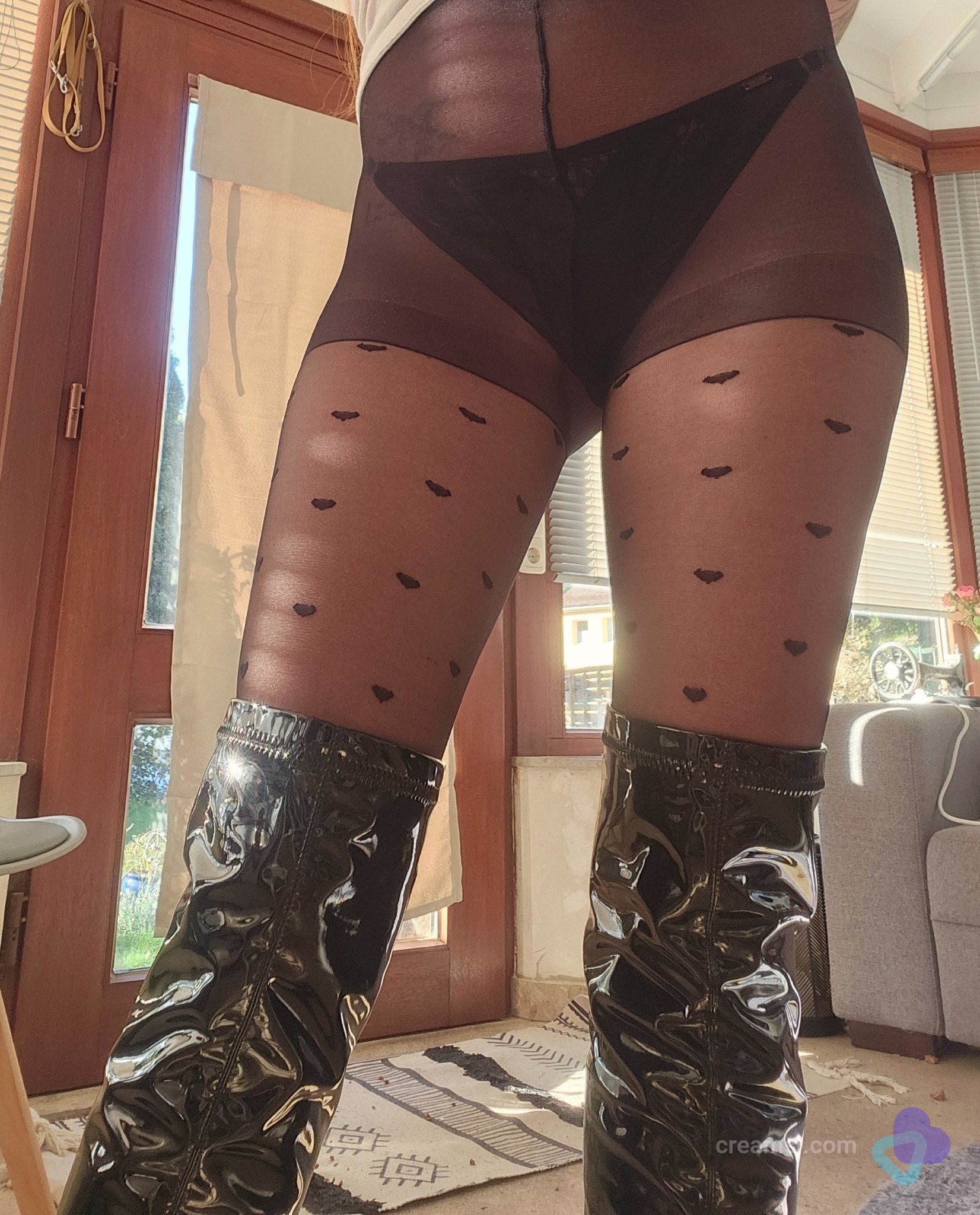 Getragene schwarze Herzchen-Strumpfhose 🖤 | VelvetFox