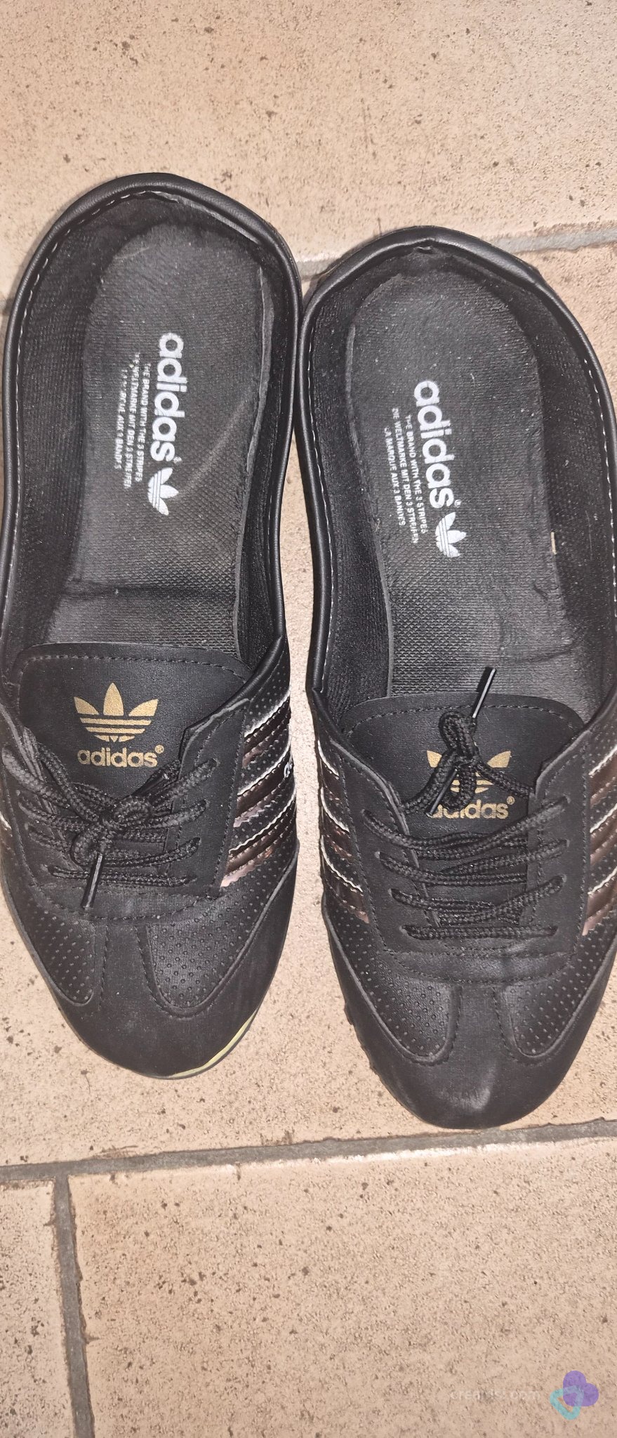 Adidas Sleek Black Gold Sneaker
