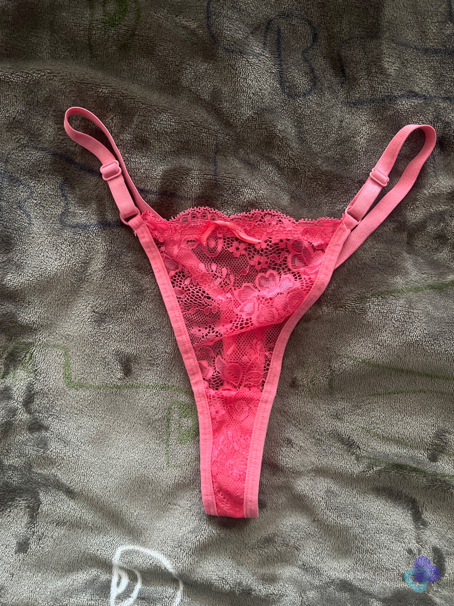 Rosa Spitzen Tanga